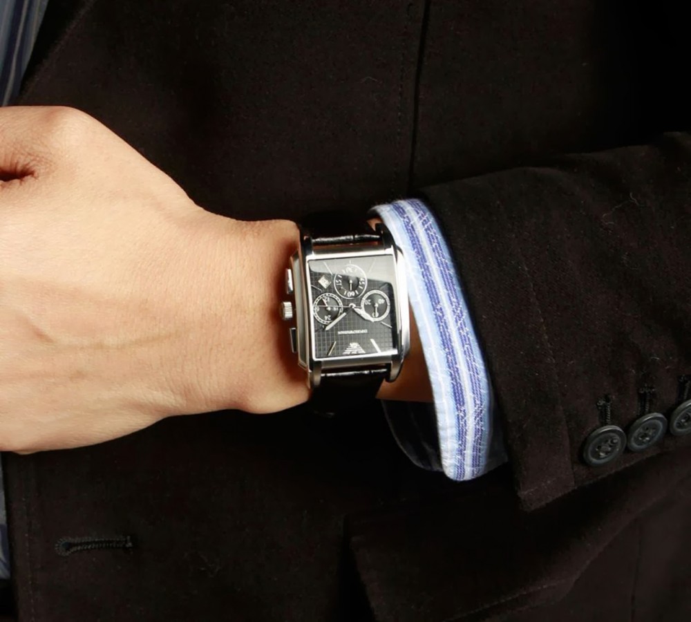Đồng hồ nam Lucien Piccard mặt chữ nhật mầu đồng, dây kim loại - VnnShop