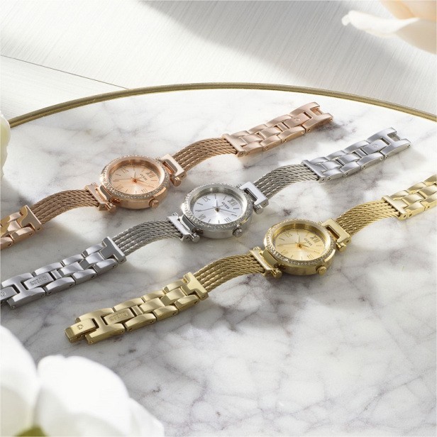 Những mẫu đồng hồ mạ vàng nữ là sự lựa chọn hoàn hảo cho cô nàng năng động