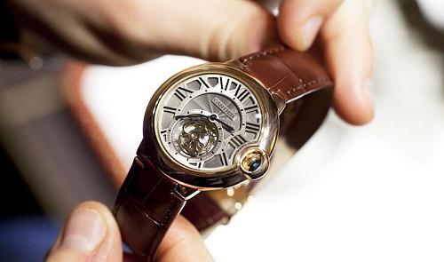 Đồng hồ Cartier nam chính hãng của nước nào? giá bao nhiêu?